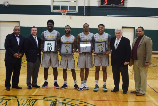 Twins basketball, sophomore night, sophomores, mens, ceremony, coaches