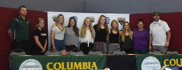 Twins softball, LOI signees with coaches, group photo